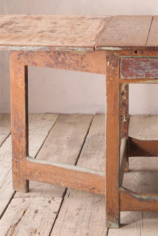 18th century Swedish Gate leg table