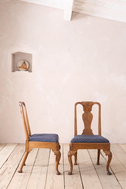 Set of 4 Genuine Queen Anne dining chairs