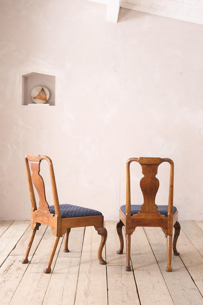 Set of 4 Genuine Queen Anne dining chairs