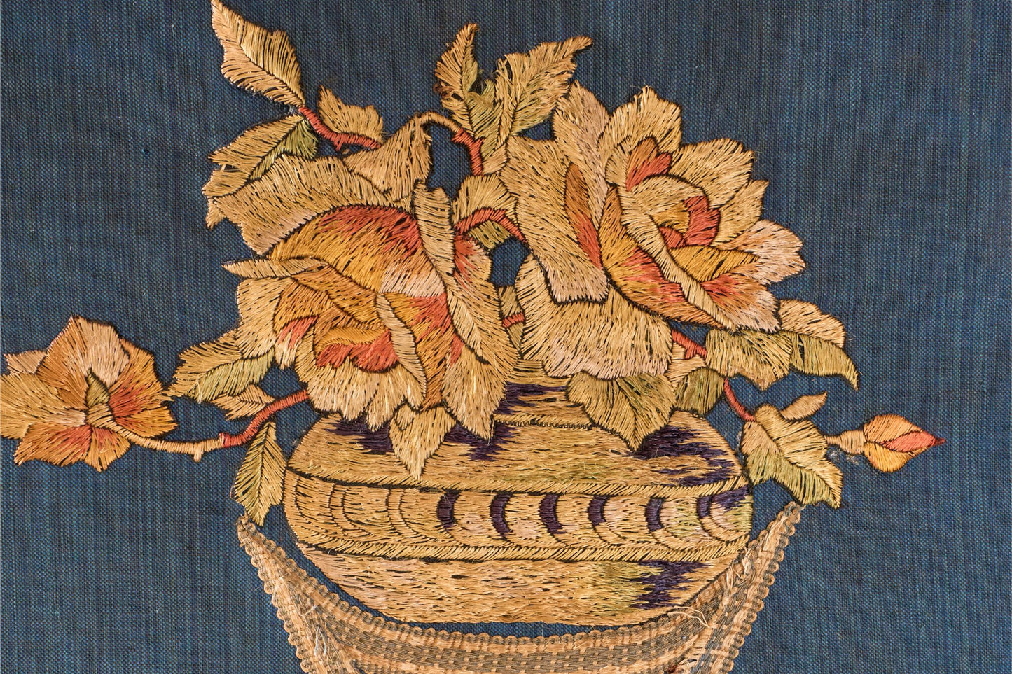 1920's Blue embroidered room screen - 4 panel