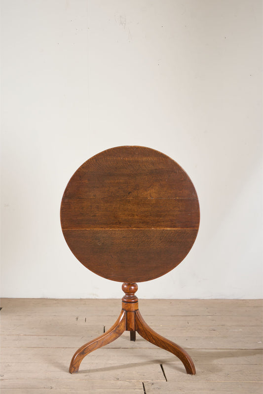 18th Century oak and elm tilt top wine table