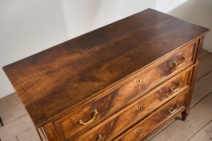 18th century Walnut and elm French chest of drawers
