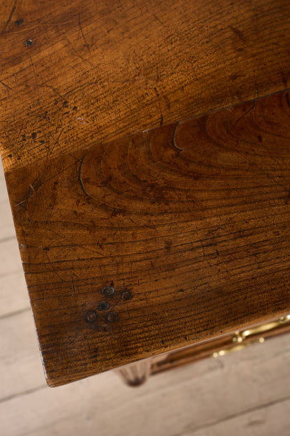 18th century Walnut and elm French chest of drawers