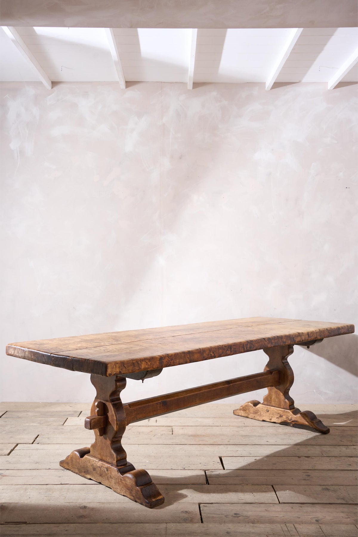 Exceptional 18th century Two plank Walnut dining table - TallBoy Interiors