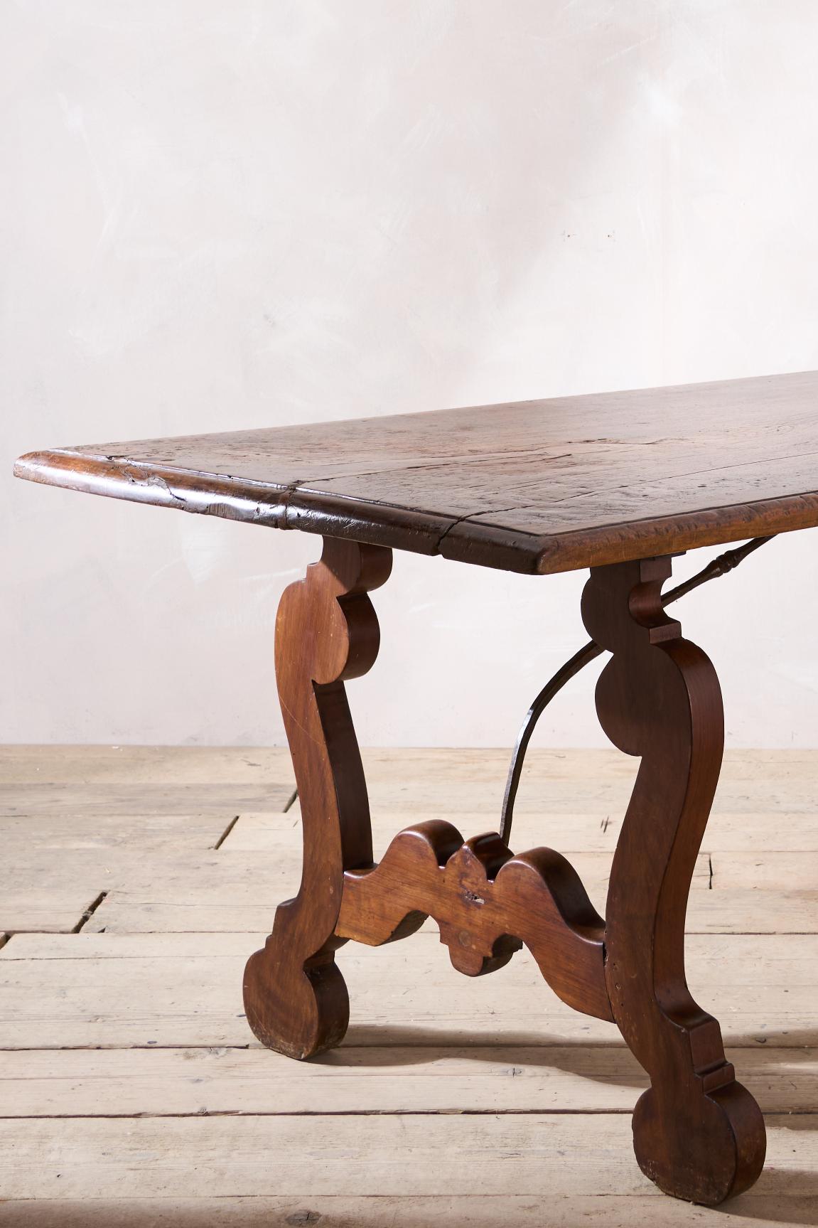 18th century Single plank walnut Italian baroque dining table