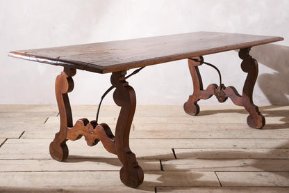 18th century Single plank walnut Italian baroque dining table