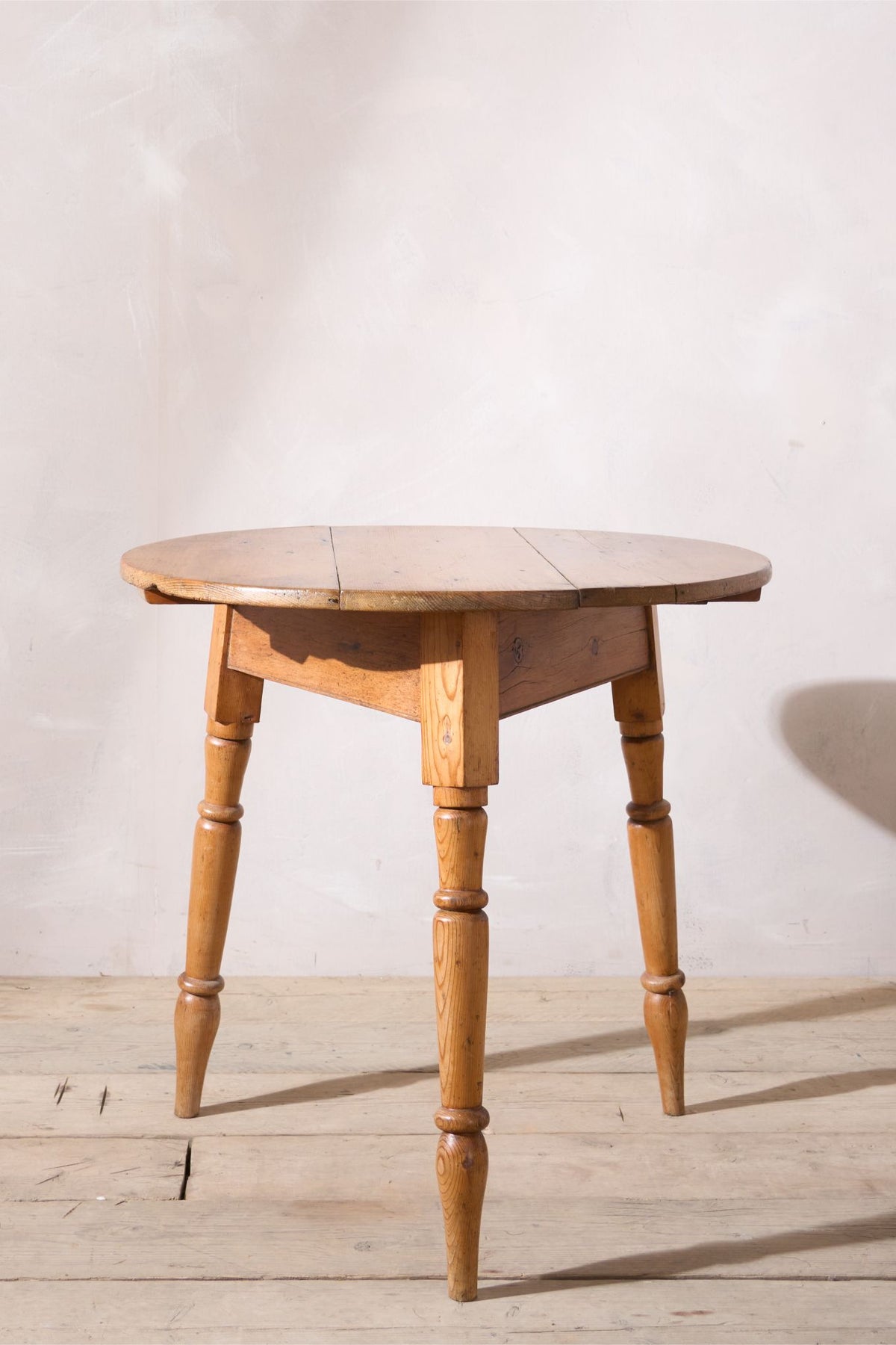 18th century Pine cricket table - TallBoy Interiors