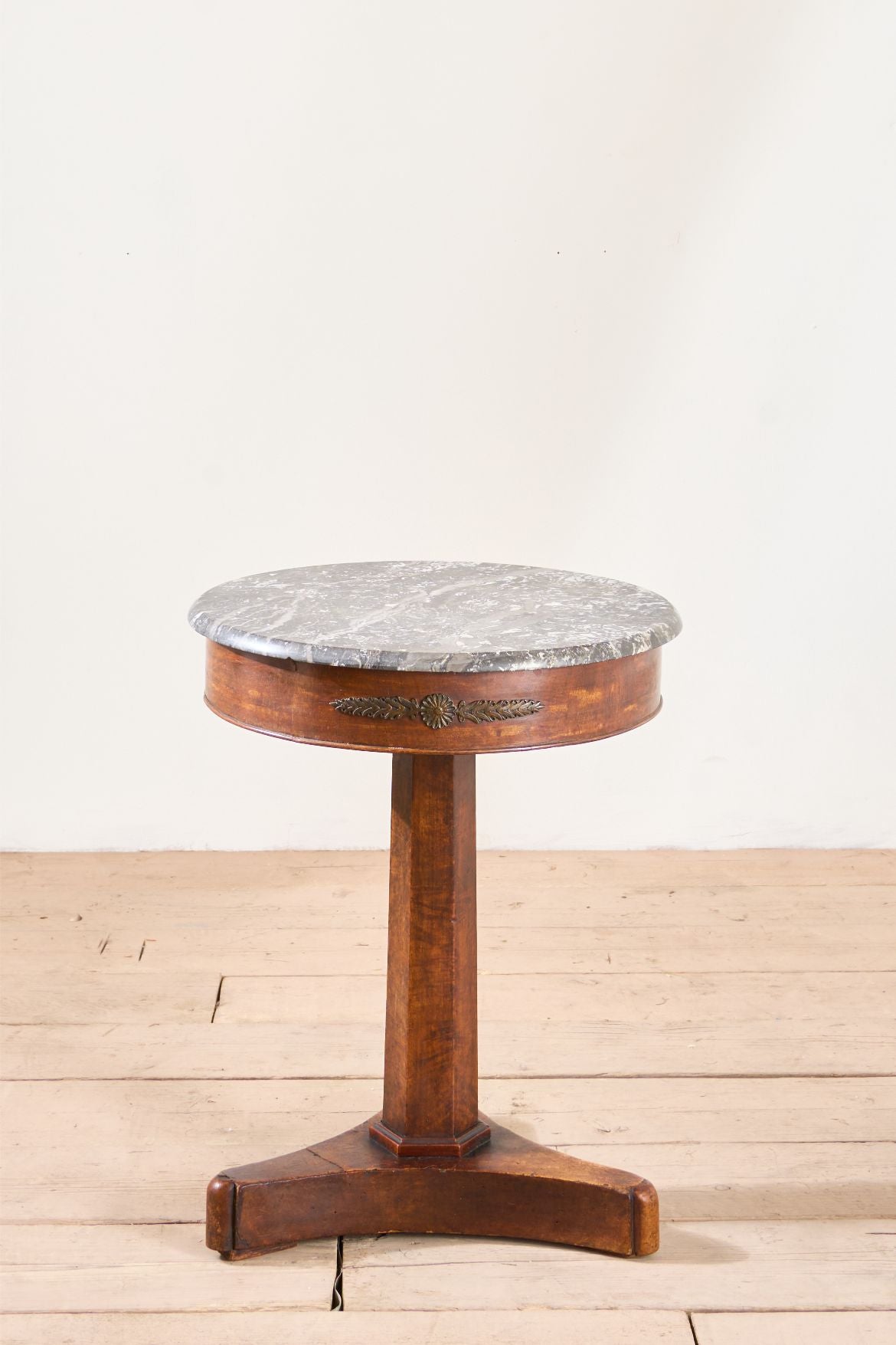19th century Walnut Empire Gueridon table