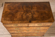 18th century Walnut chest of drawers