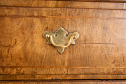 18th century Walnut chest of drawers