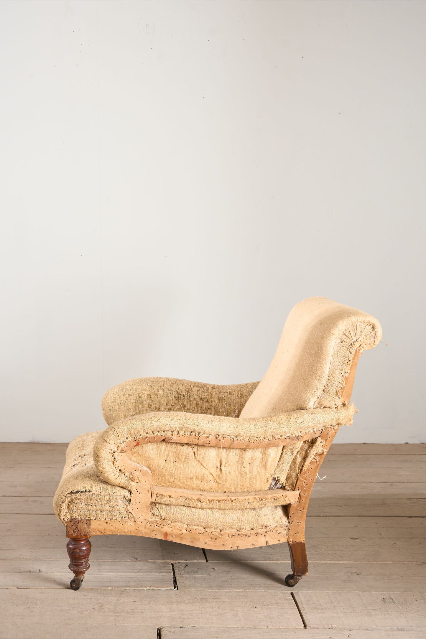 19th century Howard and sons style Bridgewater armchair - Hessian