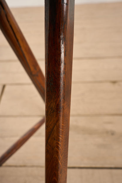 Rare late 18th early 19th century Elm cricket table