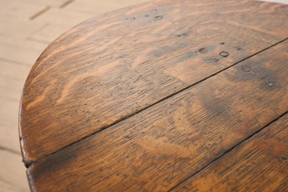 Rare late 18th early 19th century Elm cricket table