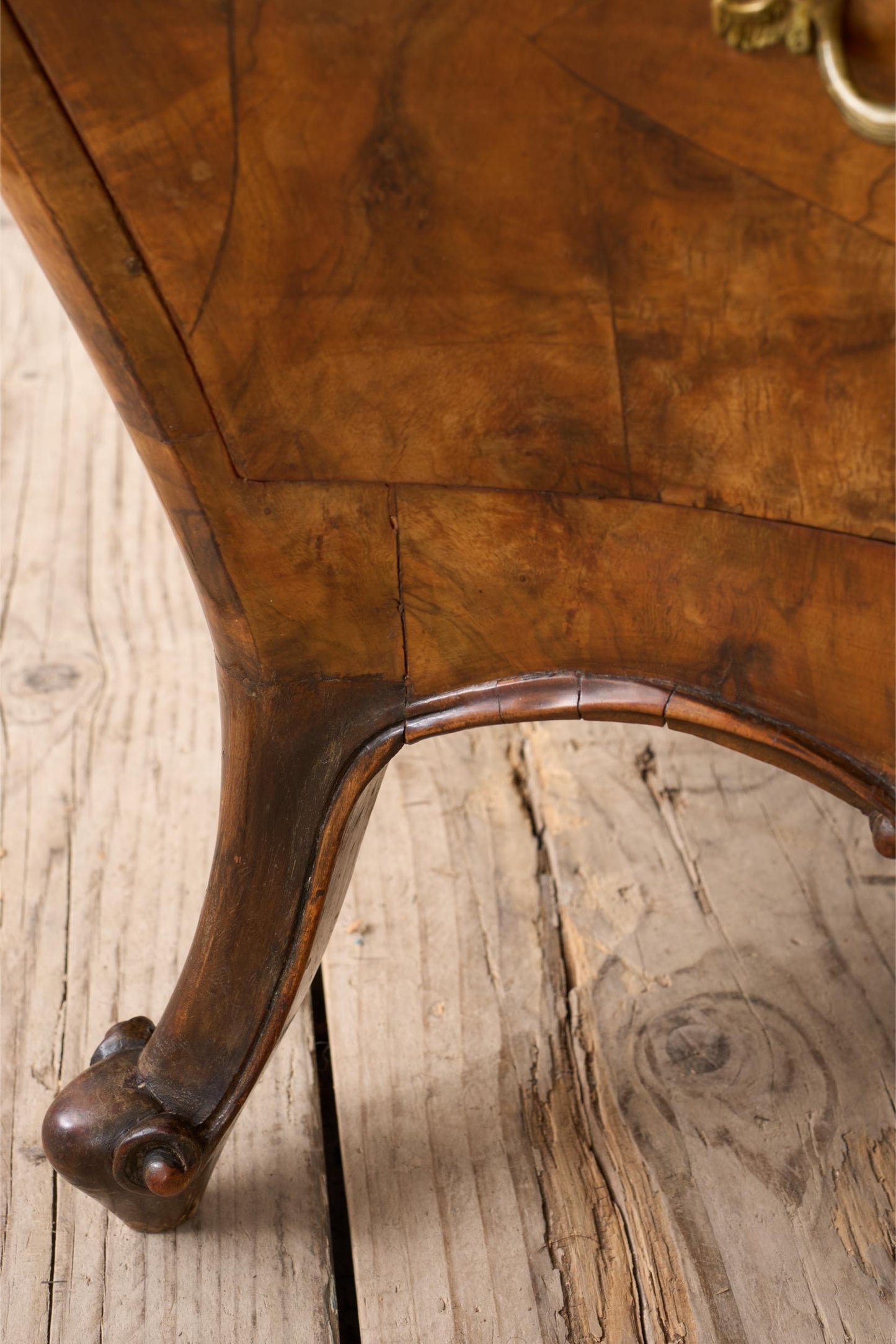 Early 20th century Italian Burr walnut chest of drawers