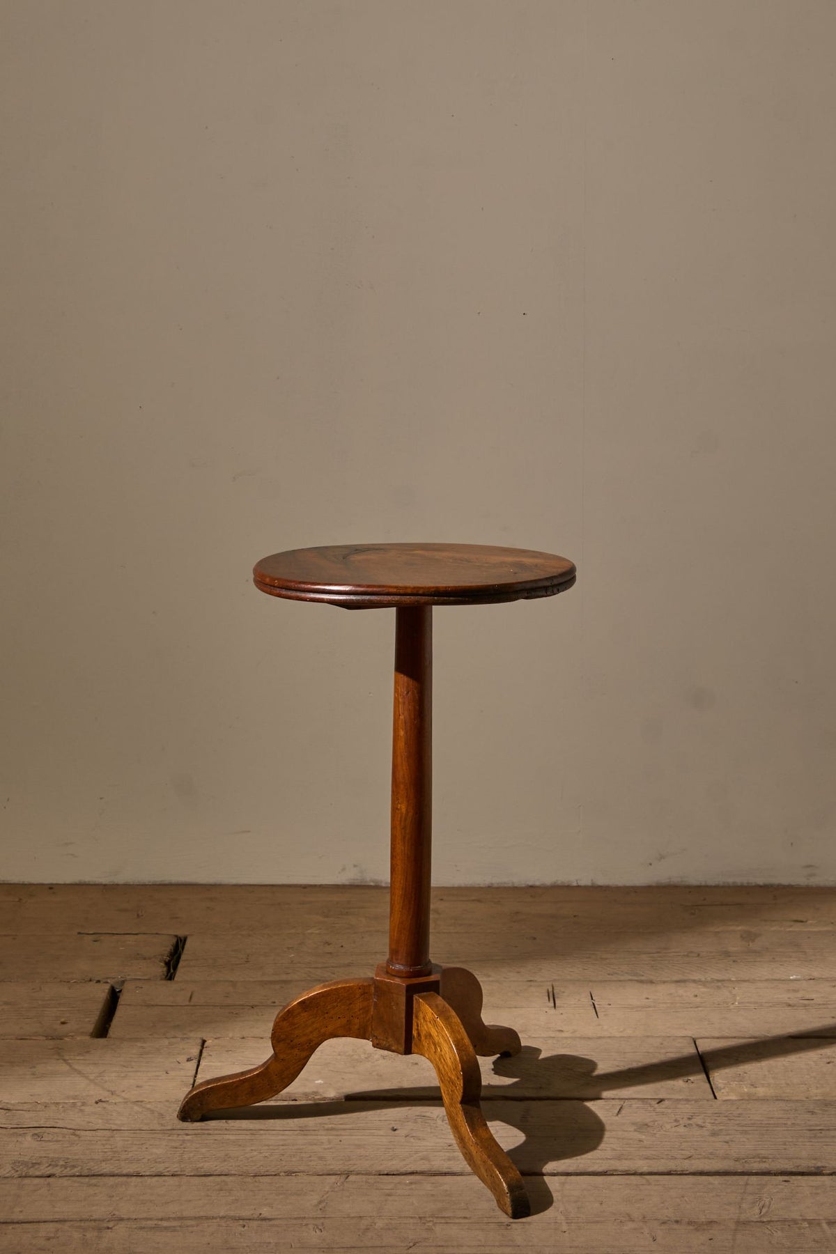 Early 19th century single piece walnut wine table - TallBoy Interiors