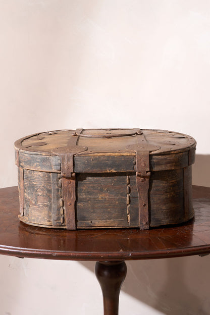 18th century Swedish folk art marriage box- Star