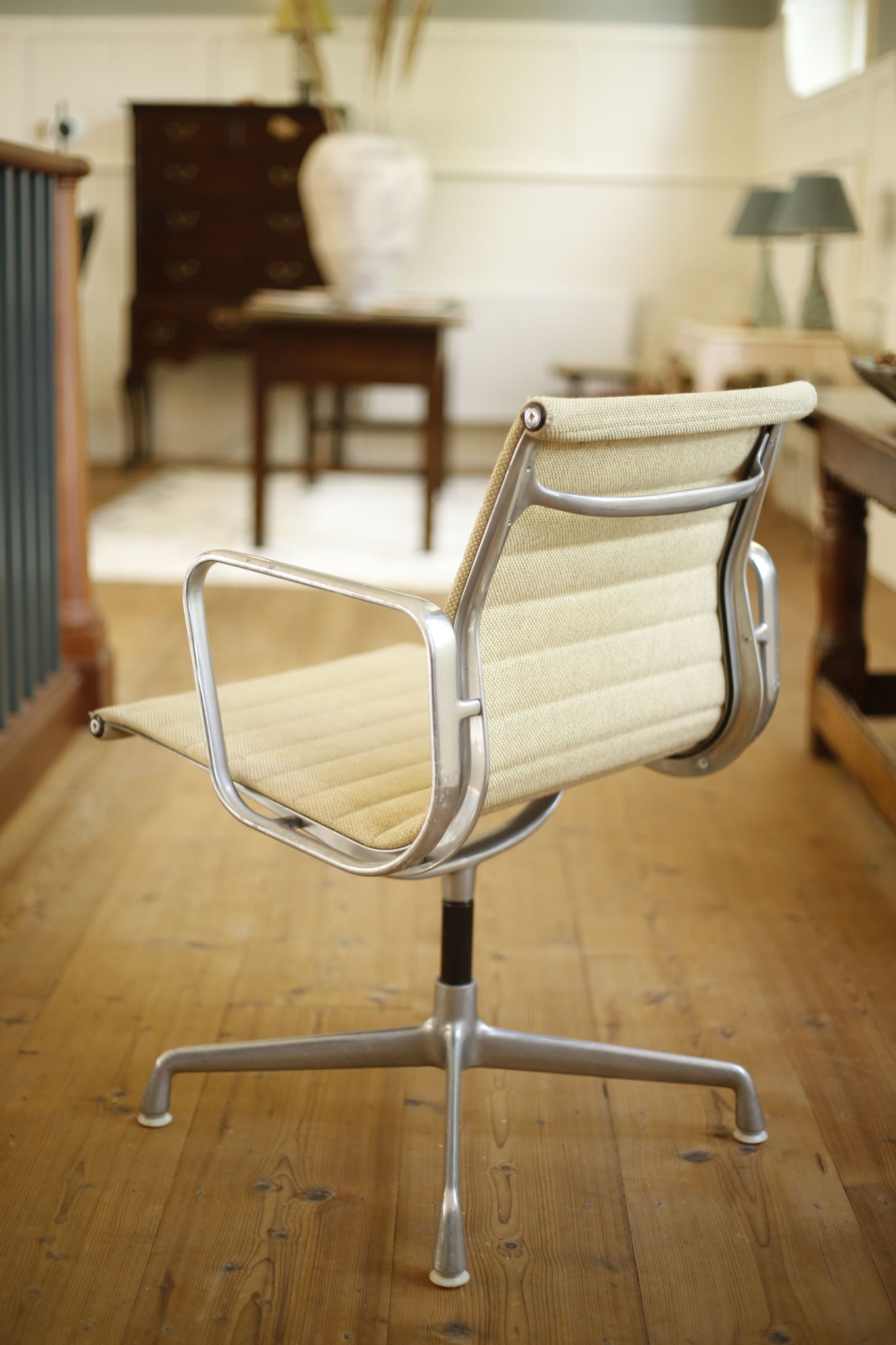 Charles Eames desk chair for Herman Miller - TallBoy Interiors