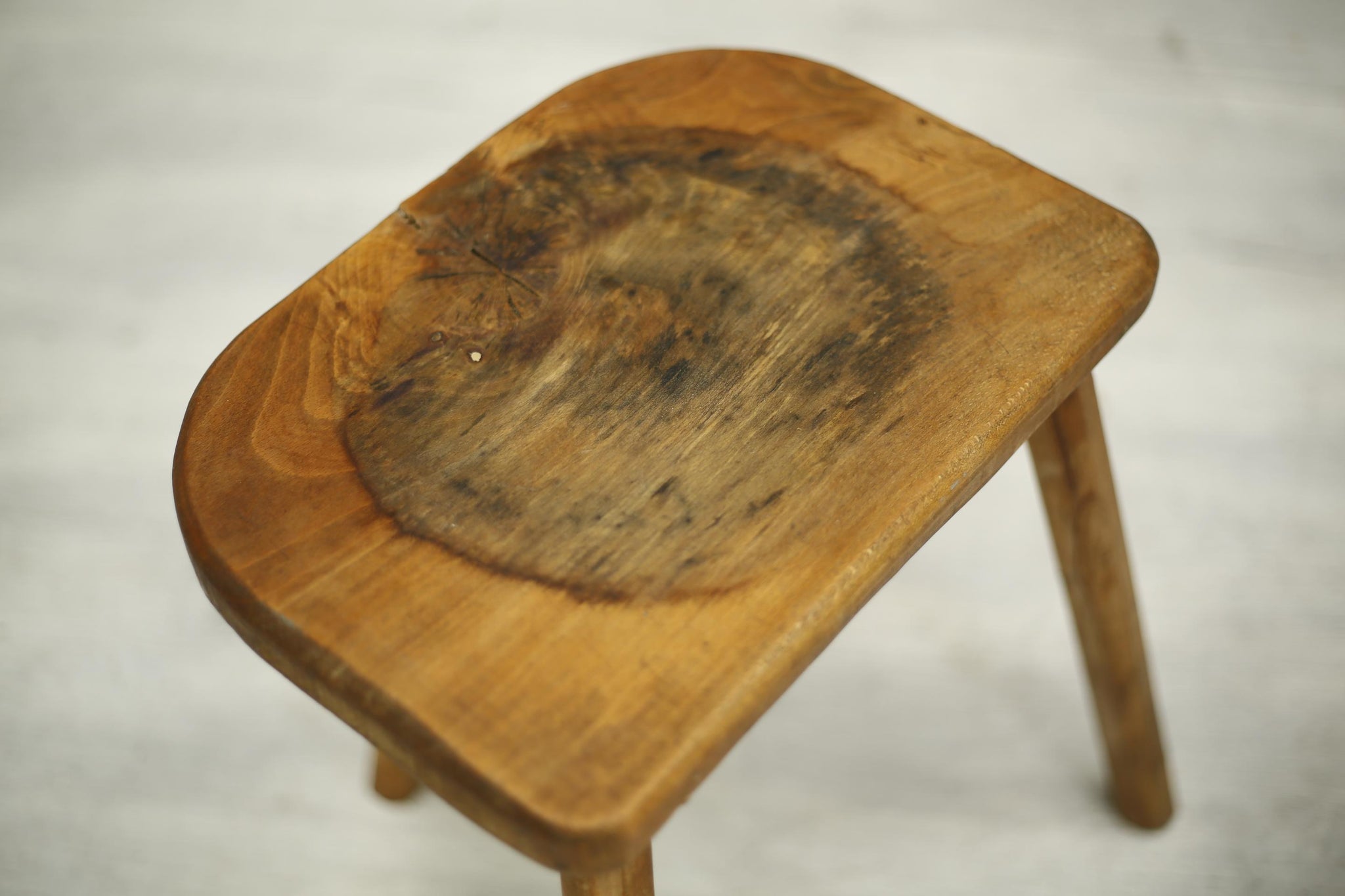 Pair of 20th century French elm country stools No4