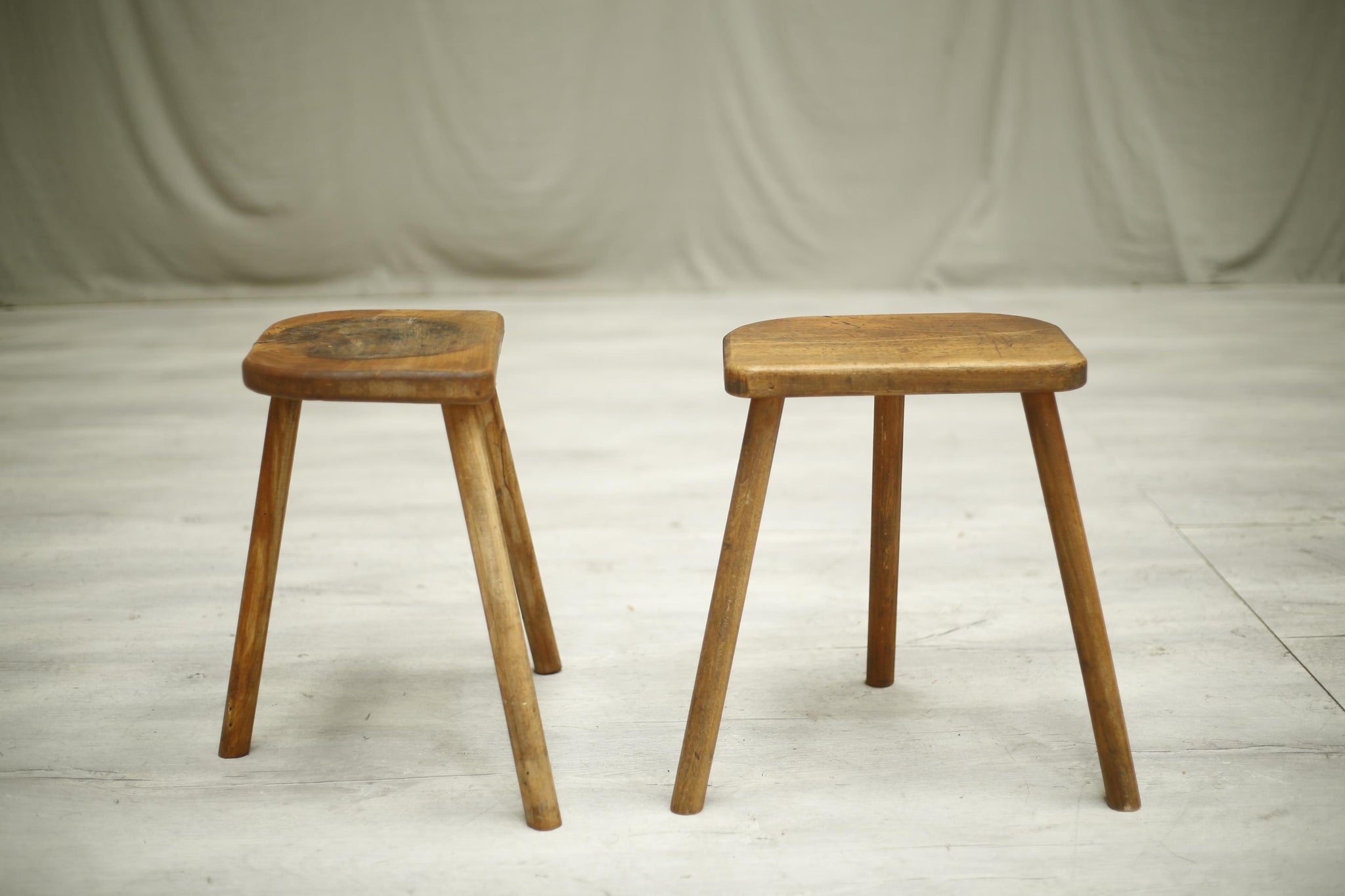 Pair of 20th century French elm country stools No4