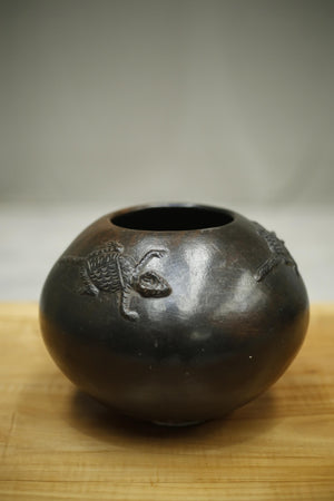 Mid 20th century Oceanic terracotta pot
