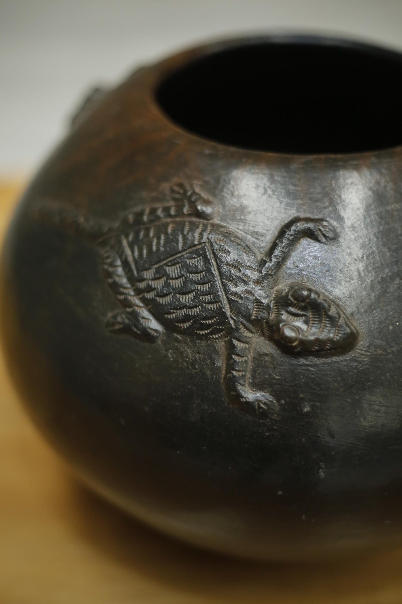Mid 20th century Oceanic terracotta pot