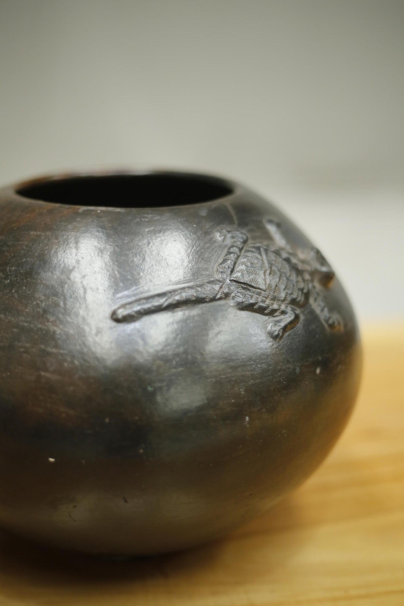 Mid 20th century Oceanic terracotta pot