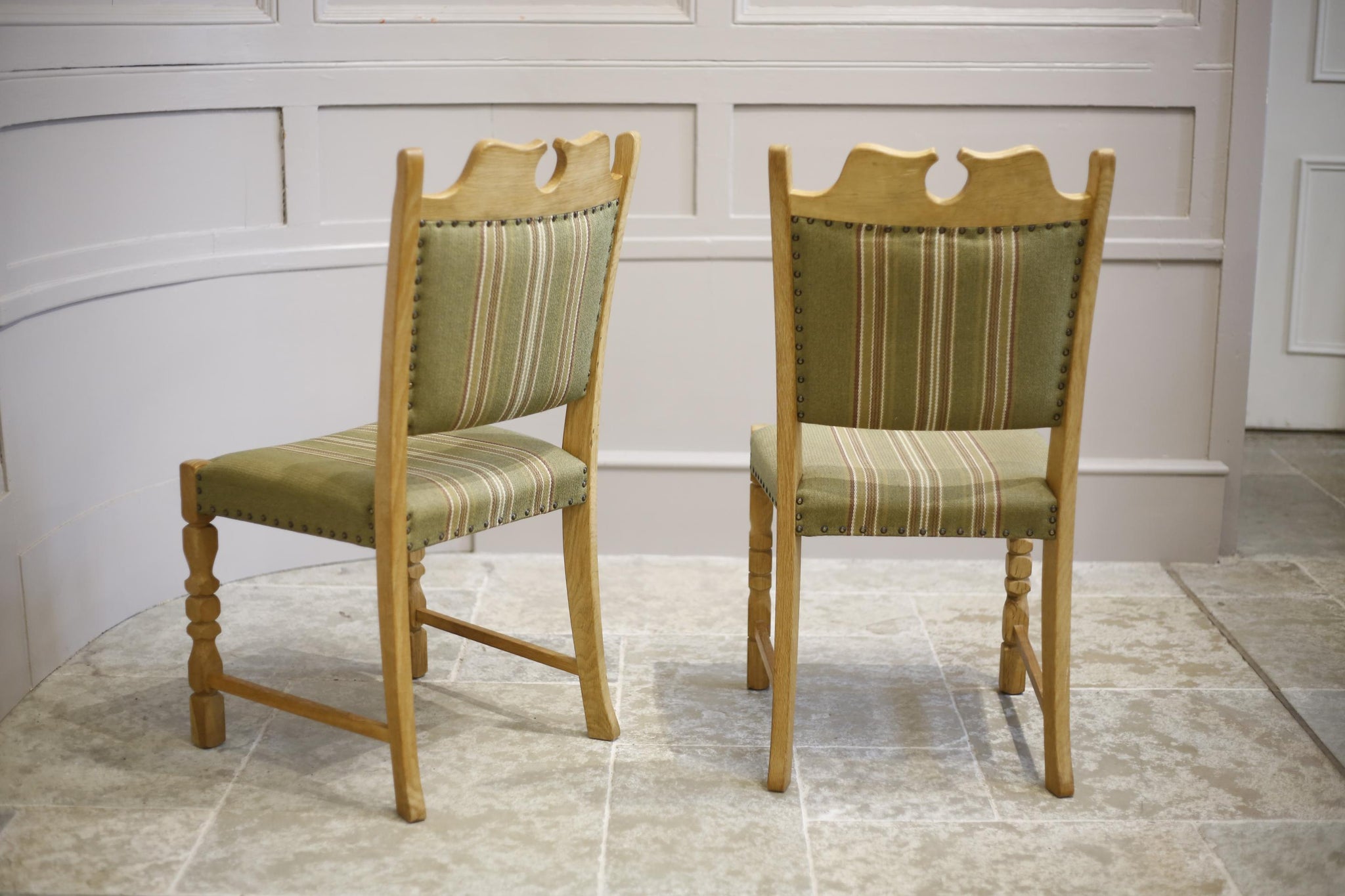 Set of 6 oak mid century brutalist dining chairs - TallBoy Interiors