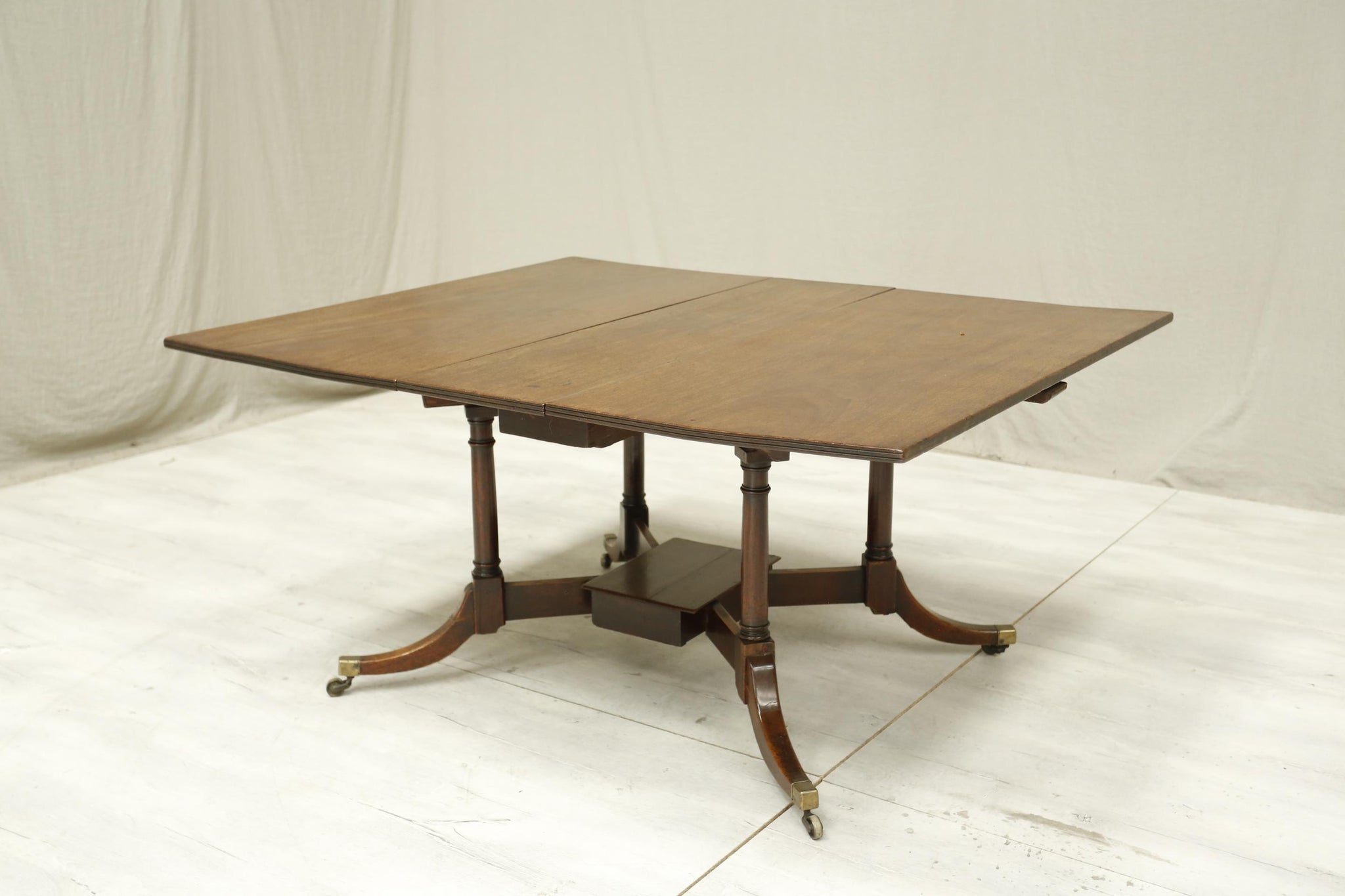 Antique Georgian mahogany Cumberland table