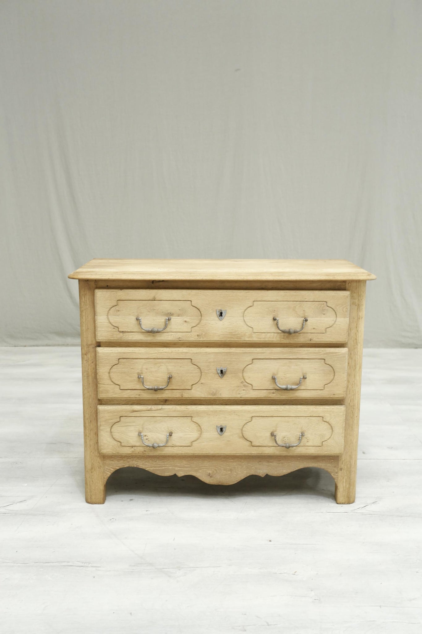 Antique 20th century Bleached oak chest of drawers