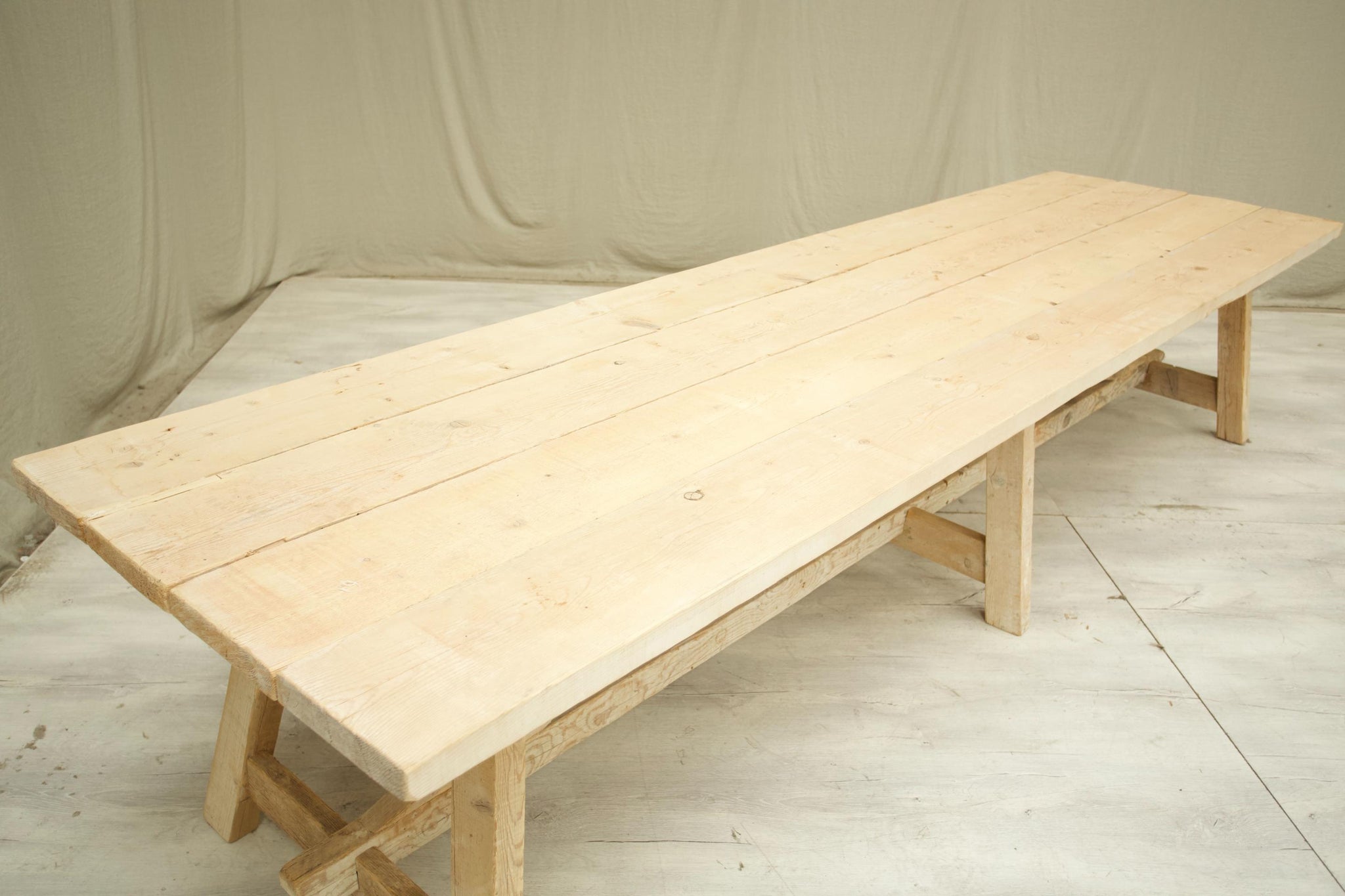 Rustic 'Farmhouse' pine dining table - 6 legged
