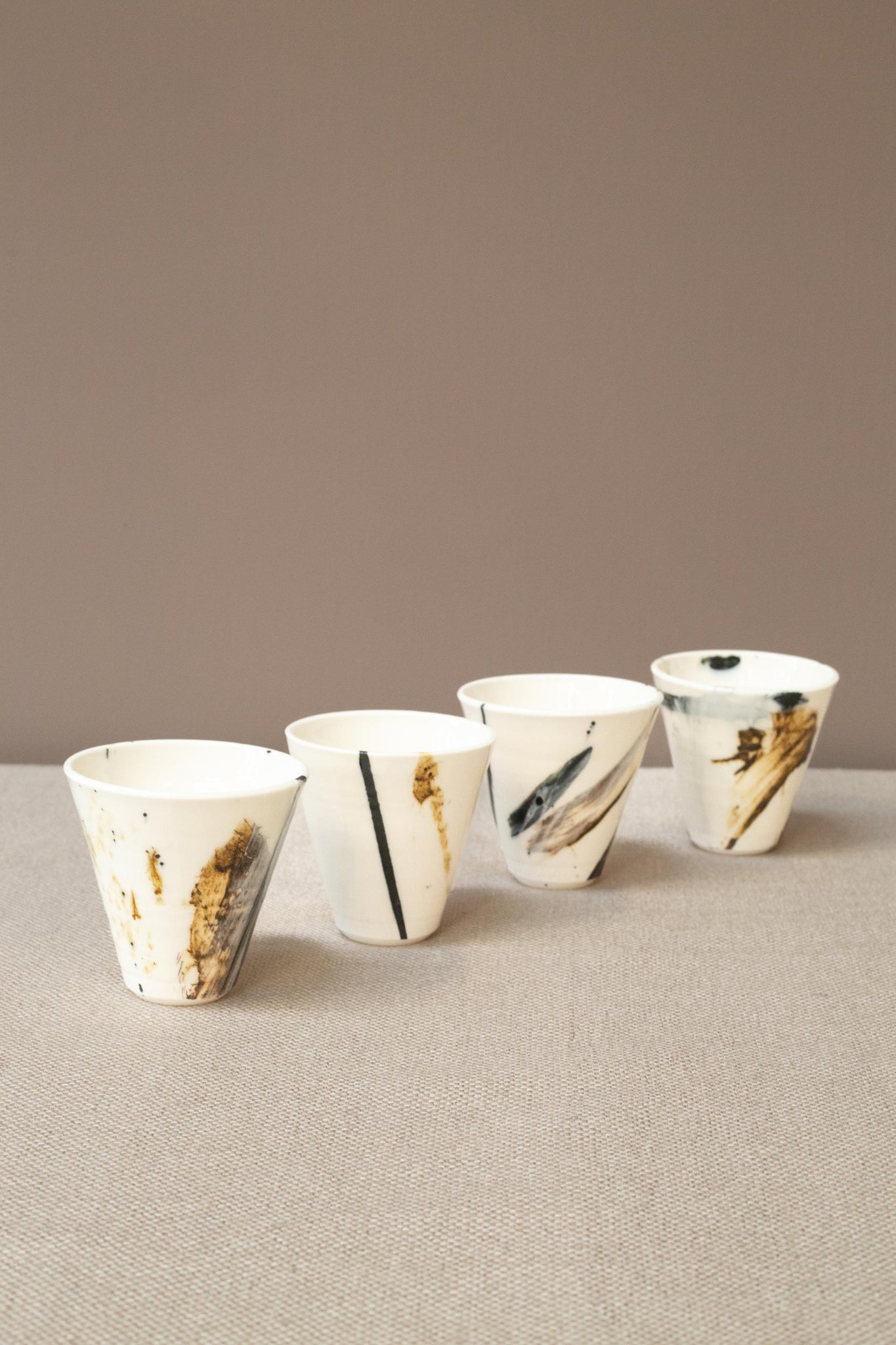 Slip porcelain cups by Maya - Design 1