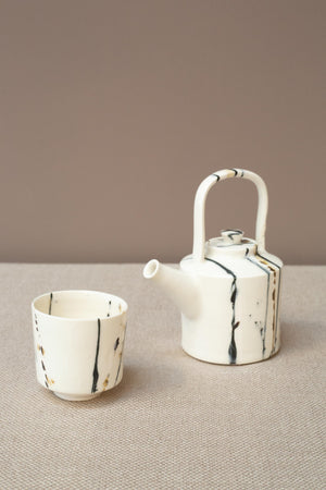 Splash Tea pot and tea cup set by Maya