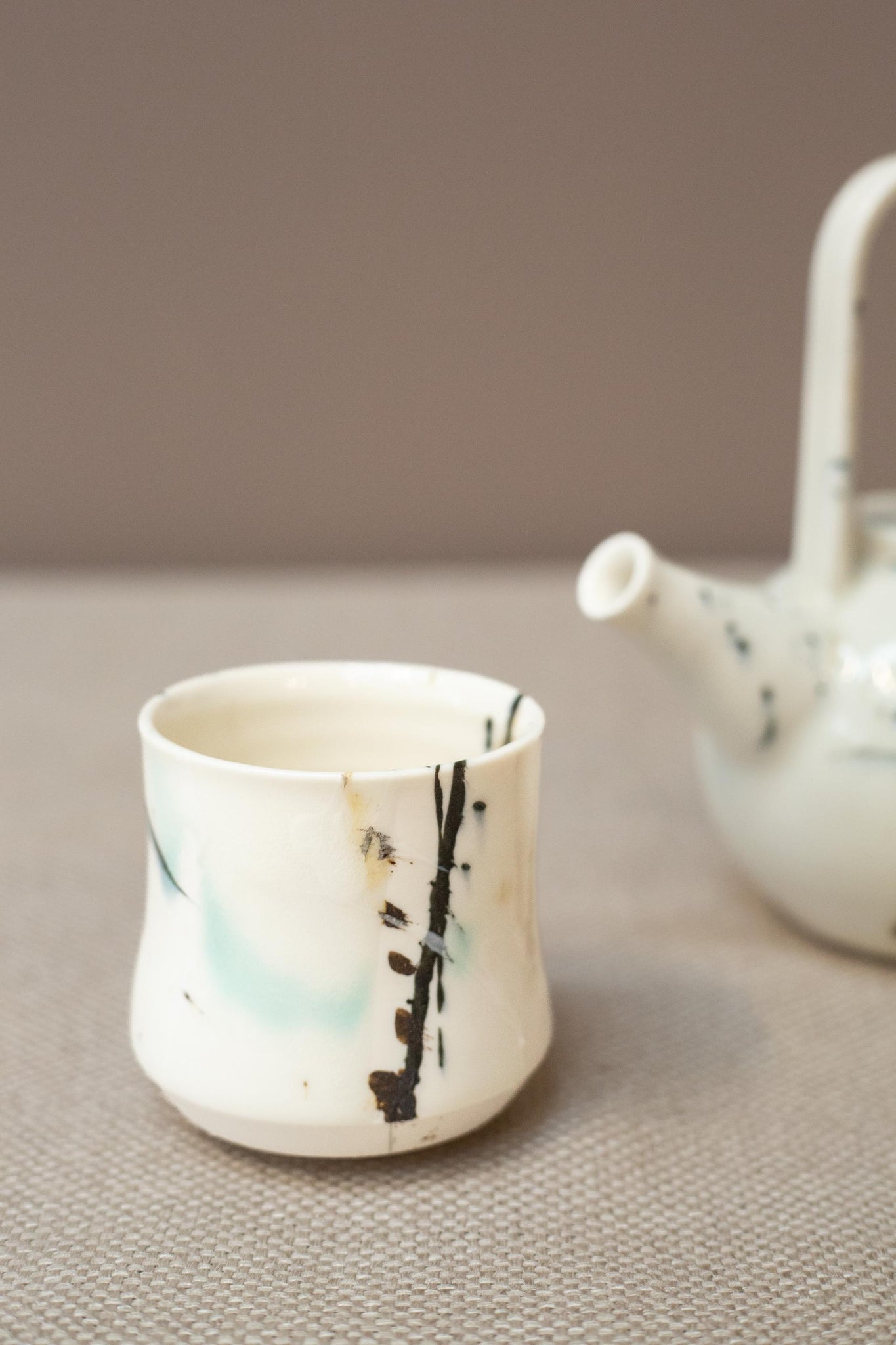 Splash Tea pot and tea cup set by Maya