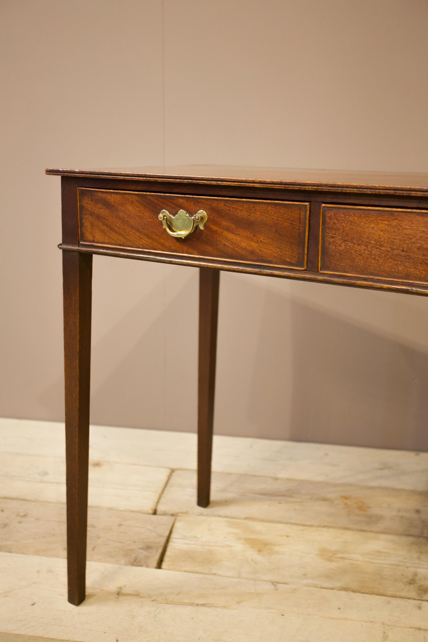 18th century Georgian Two drawers mahogany table