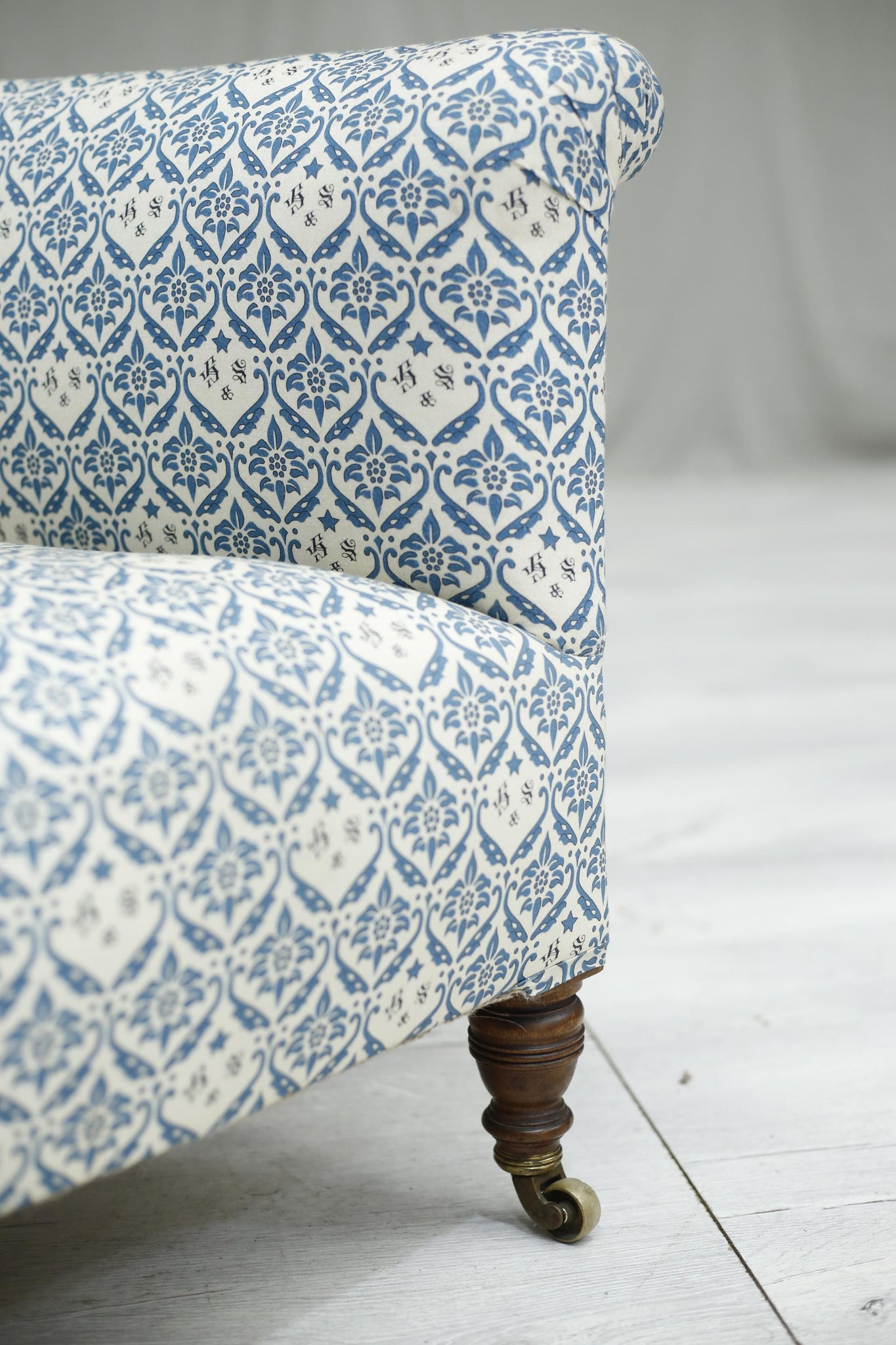 Howard and sons Woodstock country house armchair - TallBoy Interiors