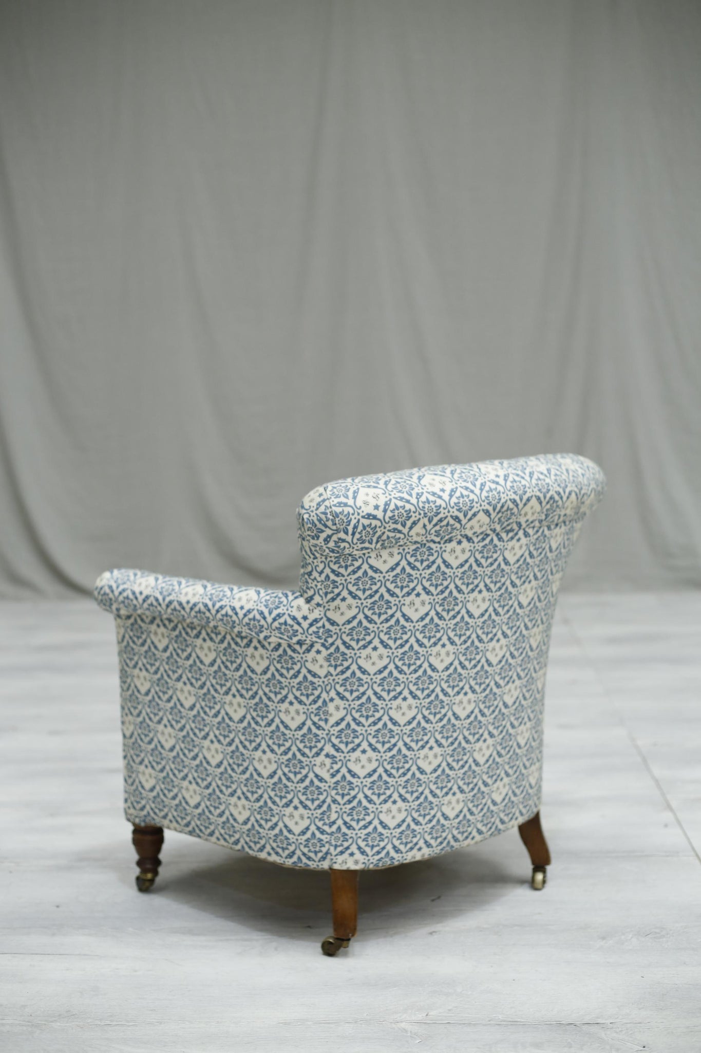Howard and sons Woodstock country house armchair - TallBoy Interiors