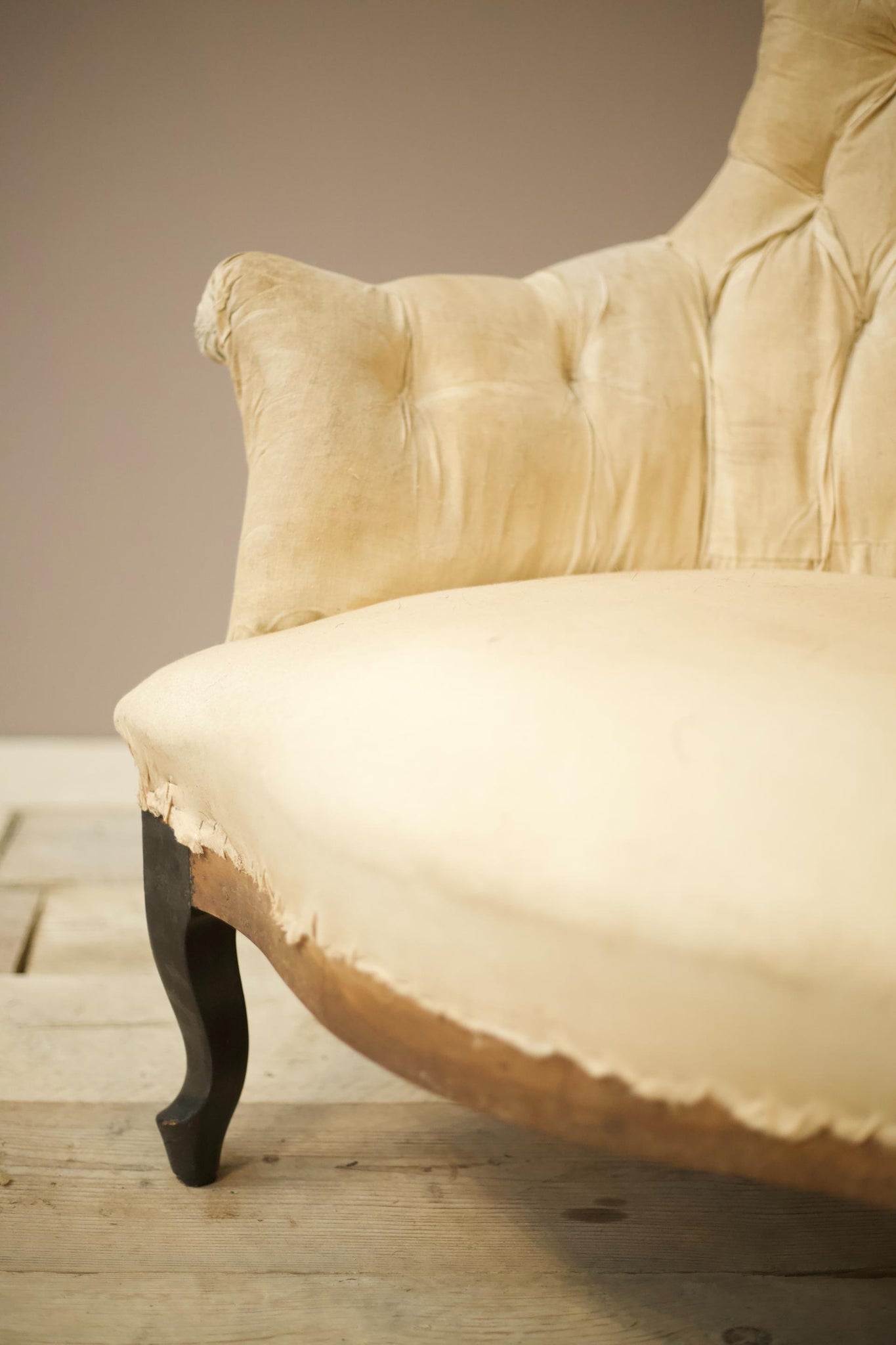Napoleon III buttoned fishtail armchair - large