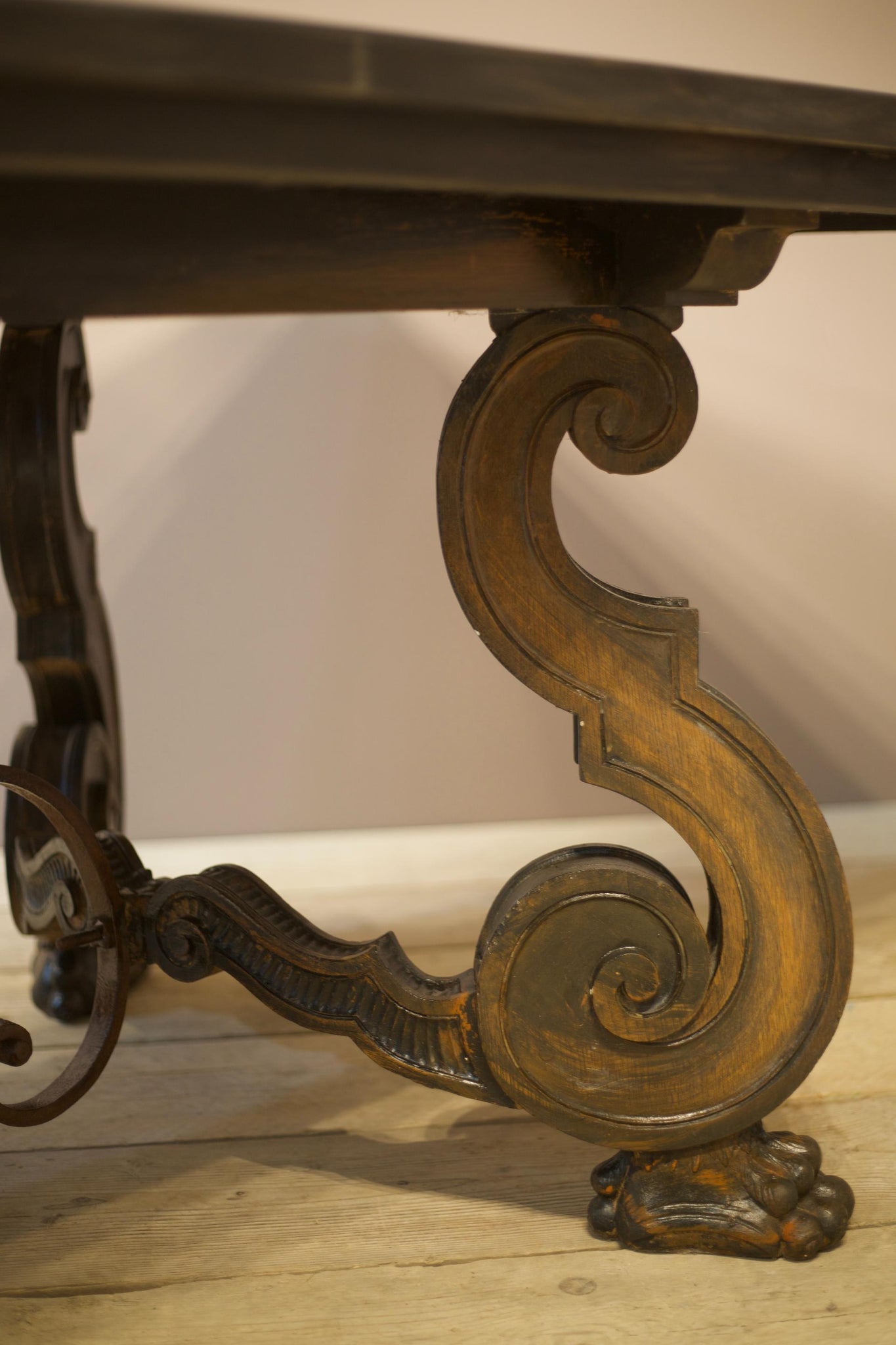 Antique c.1920 Ebonised Italian dining table with paw feet