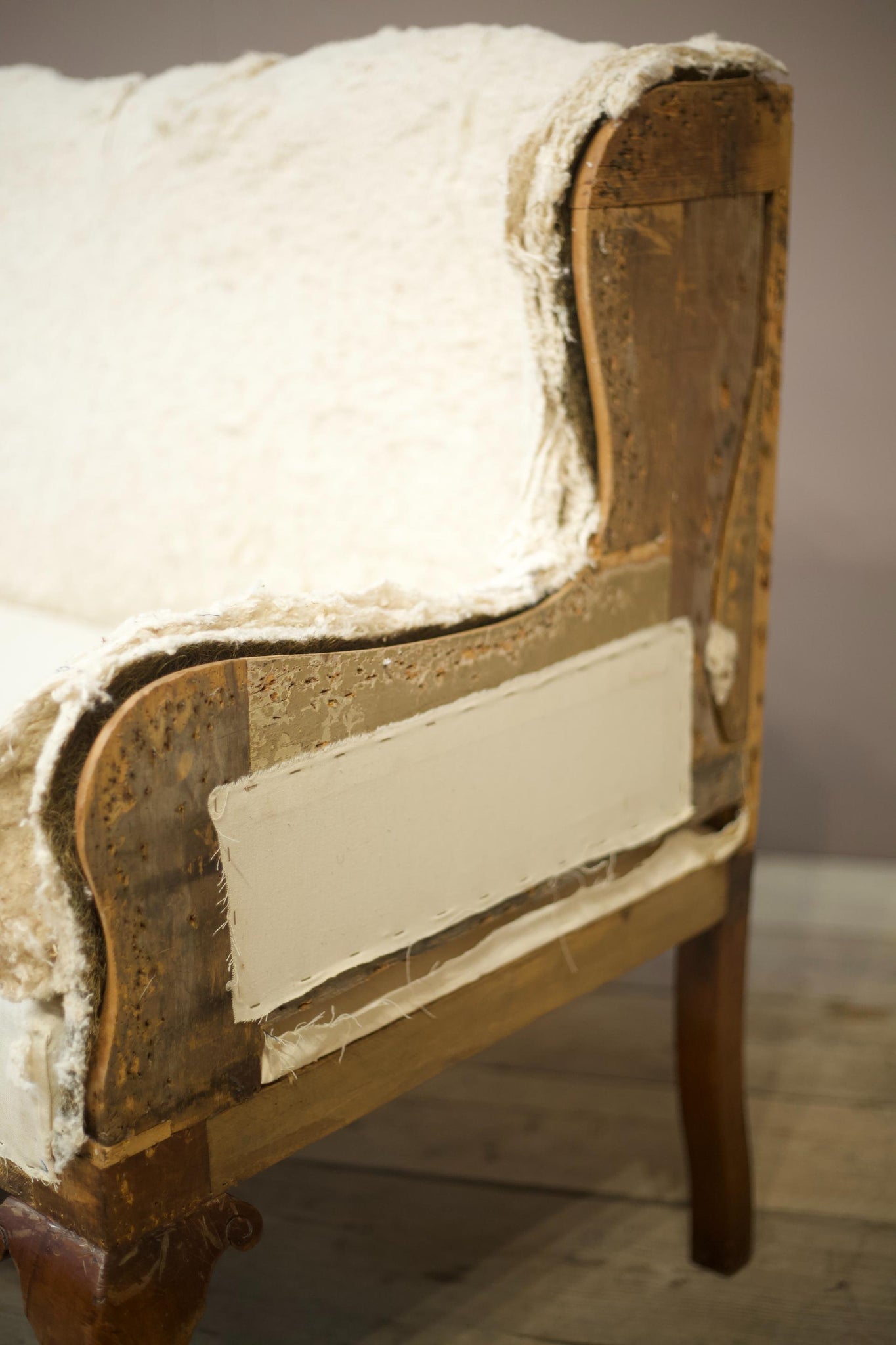 English Georgian settee with large cabriole legs