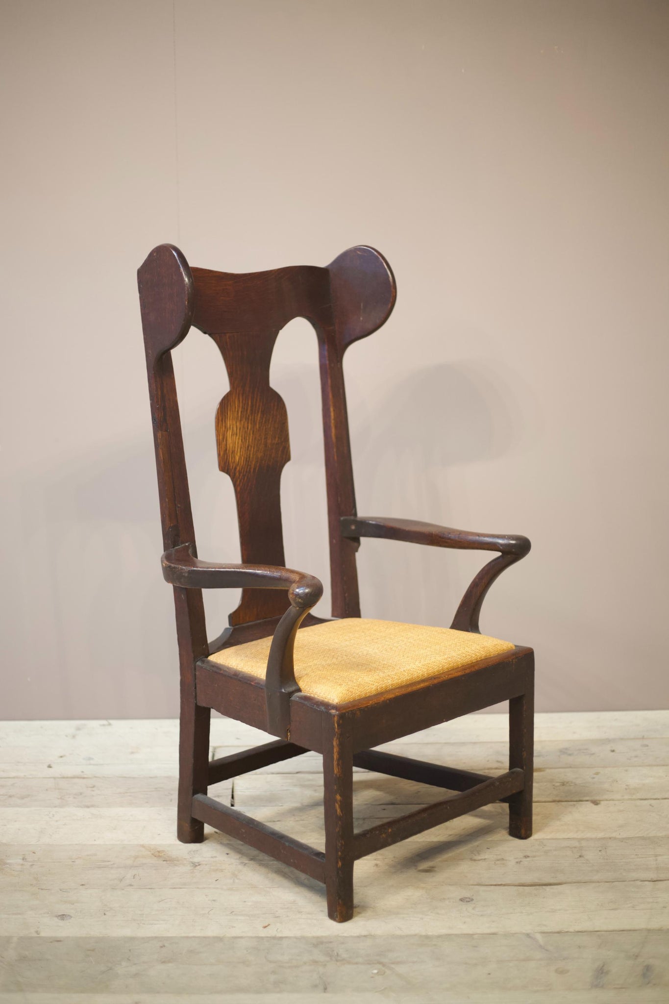 18th century Oak winged lambing chair