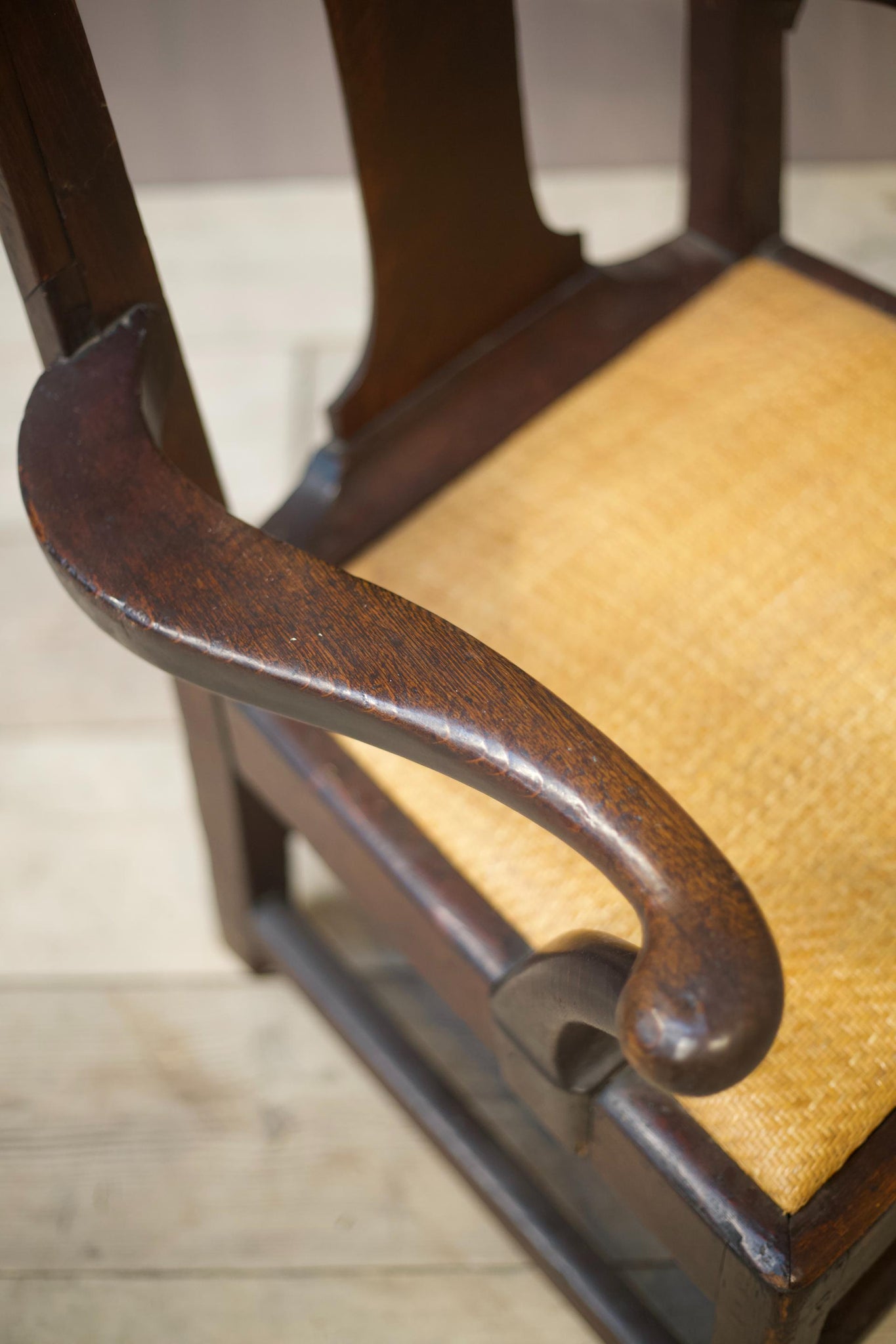 18th century Oak winged lambing chair