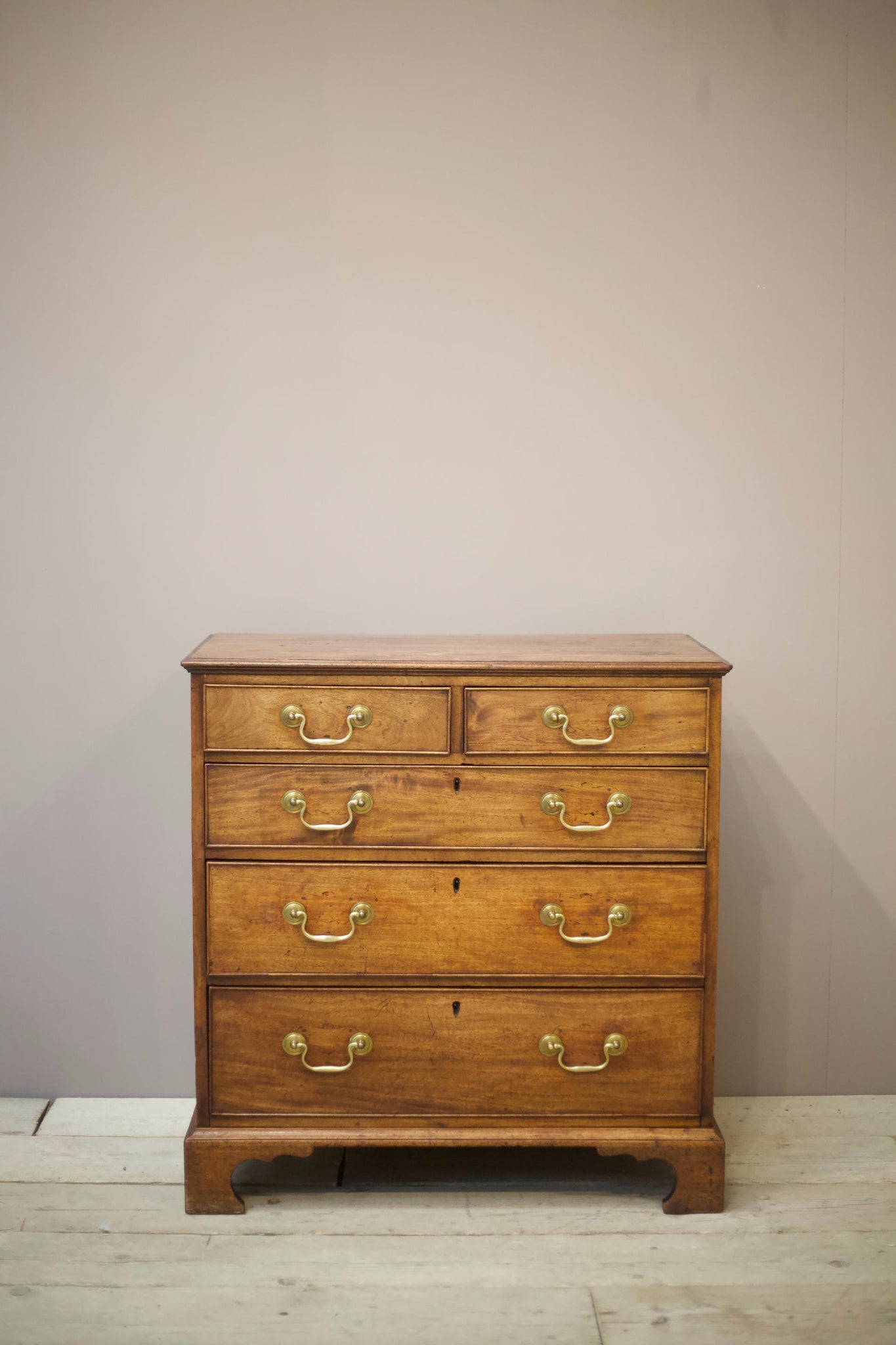 Georgian mahogany chest of drawers