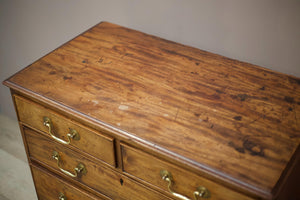 Georgian mahogany chest of drawers