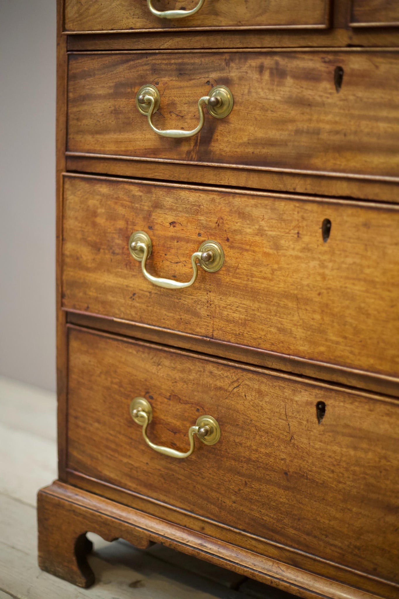 Georgian mahogany chest of drawers