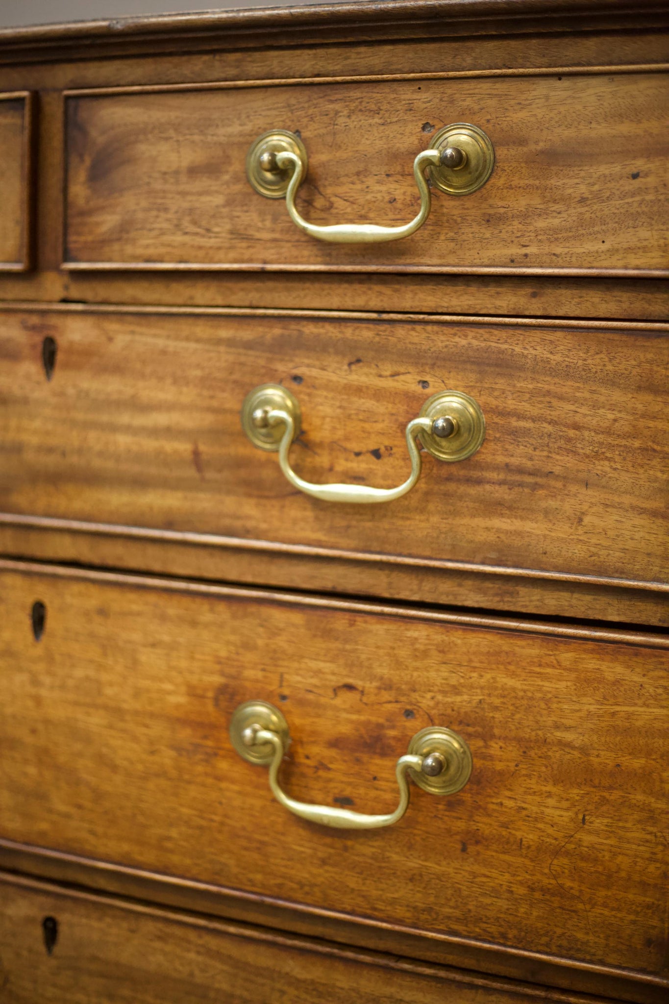 Georgian mahogany chest of drawers