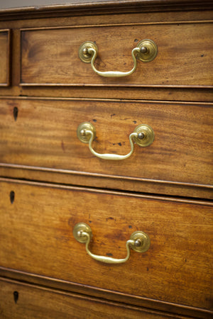 Georgian mahogany chest of drawers