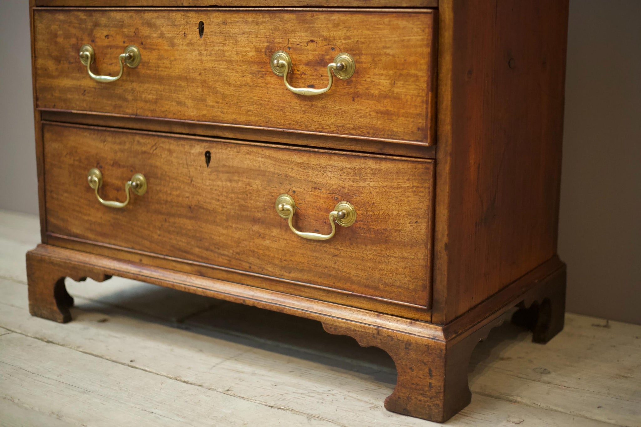 Georgian mahogany chest of drawers