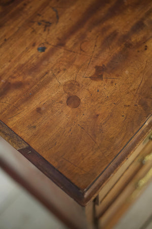 Georgian mahogany chest of drawers