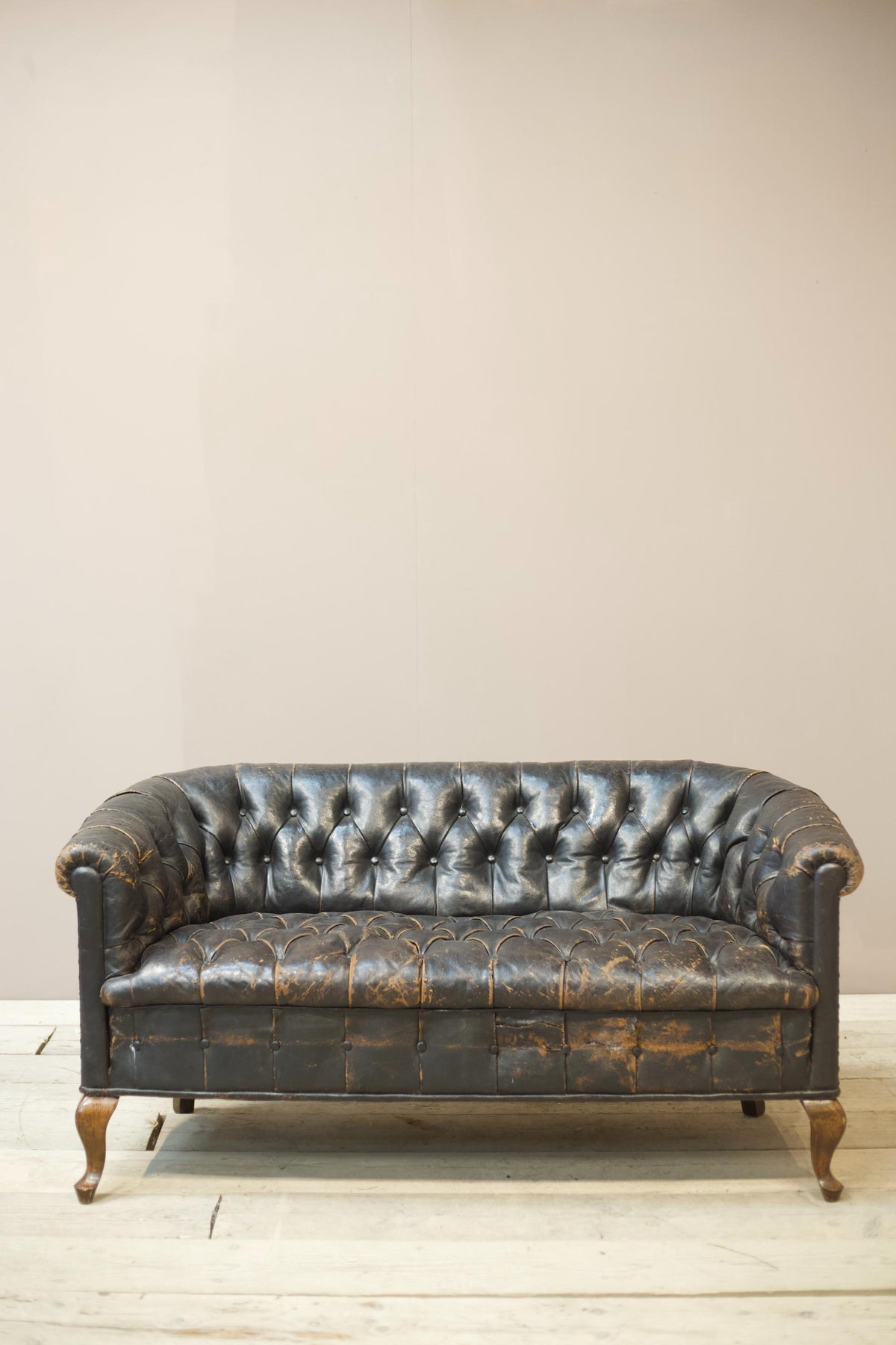 c.1900 buttoned leather chesterfield sofa - TallBoy Interiors