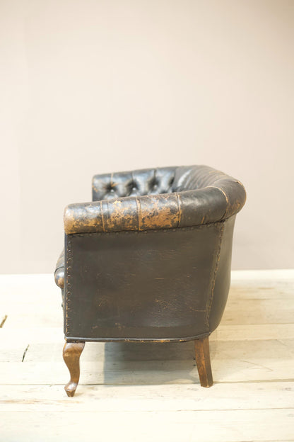 c.1900 buttoned leather chesterfield sofa
